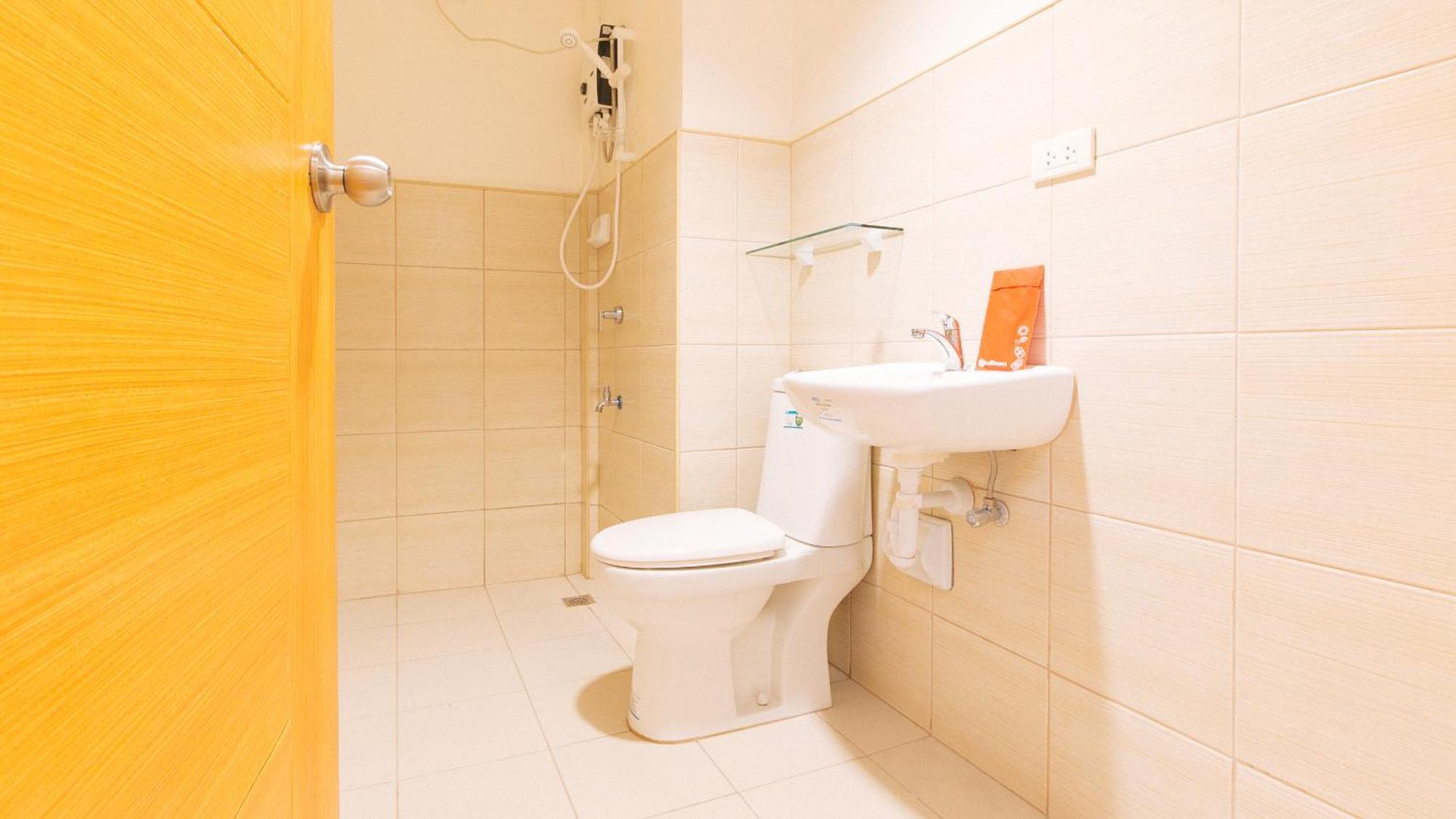 Reddoorz Plus At Alpina Heights Paranaque Paranaque City Esterno foto