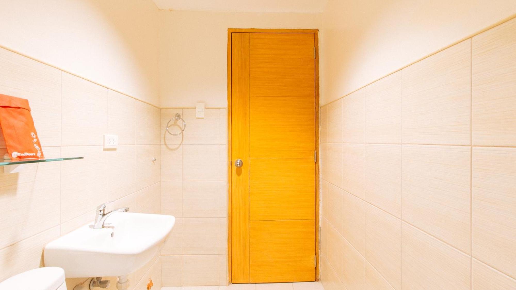 Reddoorz Plus At Alpina Heights Paranaque Paranaque City Esterno foto