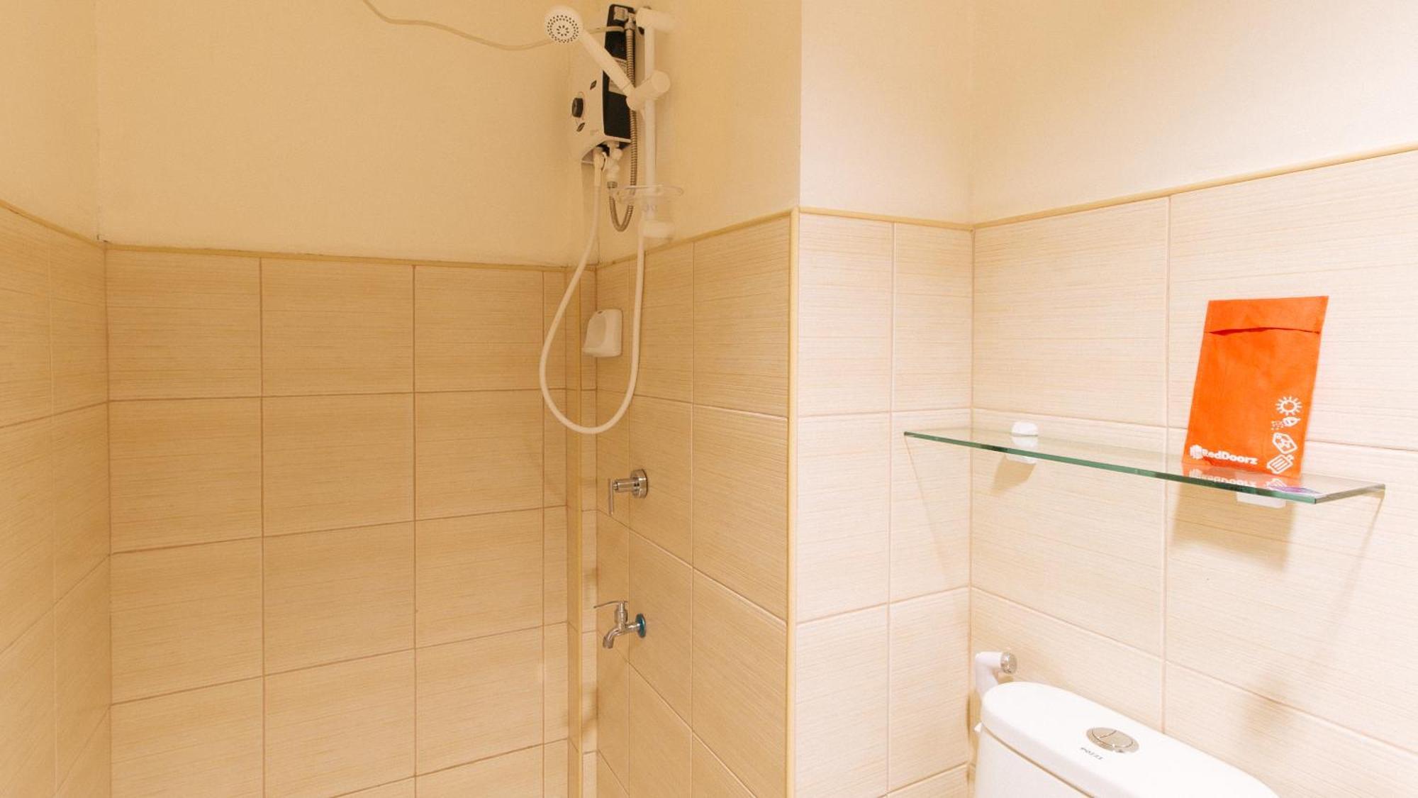 Reddoorz Plus At Alpina Heights Paranaque Paranaque City Esterno foto