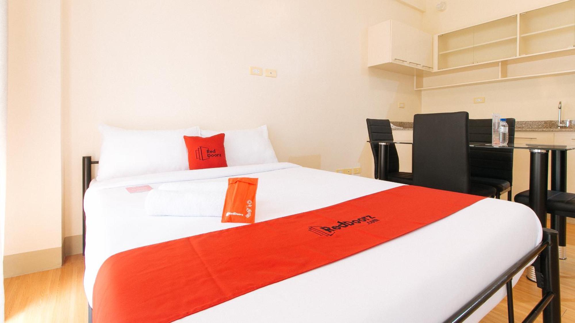 Reddoorz Plus At Alpina Heights Paranaque Paranaque City Esterno foto