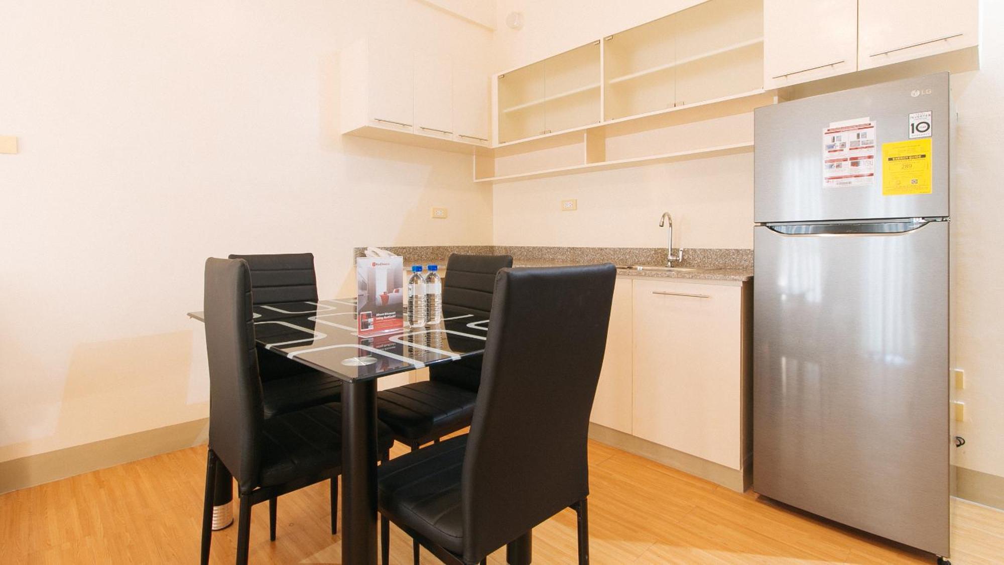 Reddoorz Plus At Alpina Heights Paranaque Paranaque City Esterno foto