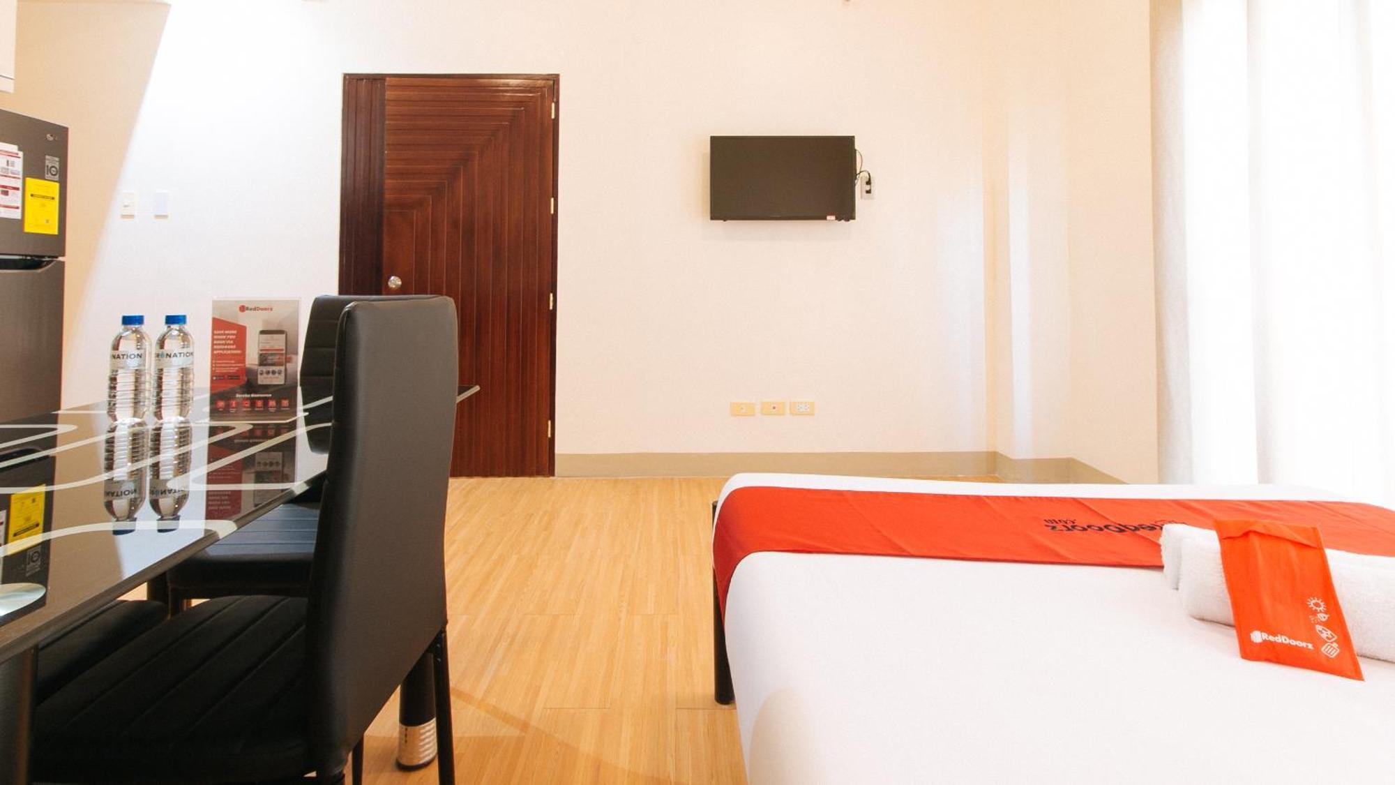 Reddoorz Plus At Alpina Heights Paranaque Paranaque City Esterno foto
