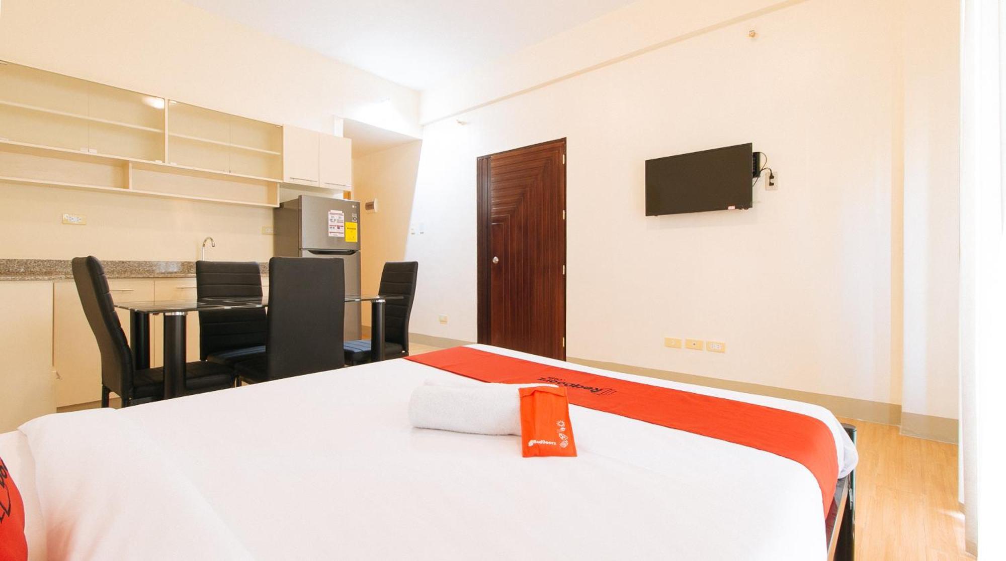 Reddoorz Plus At Alpina Heights Paranaque Paranaque City Esterno foto