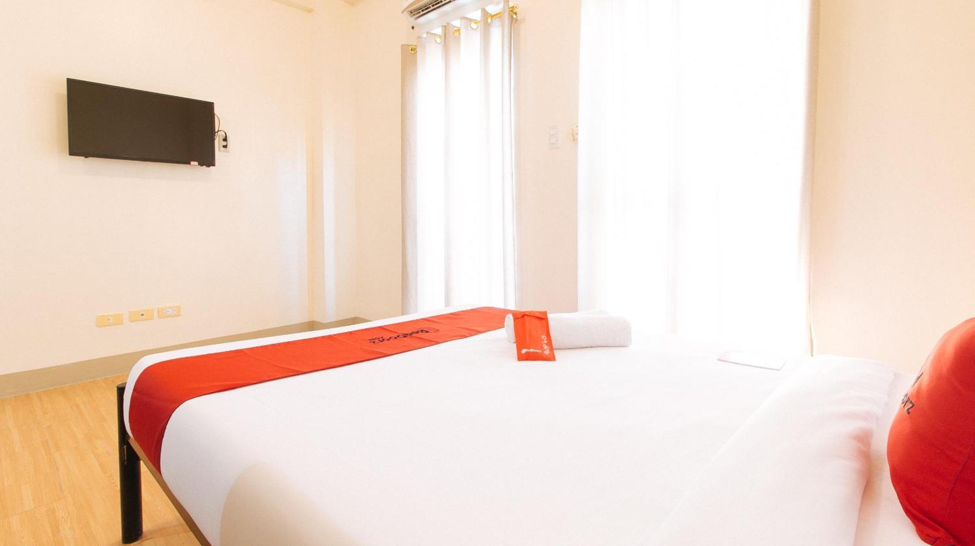 Reddoorz Plus At Alpina Heights Paranaque Paranaque City Esterno foto