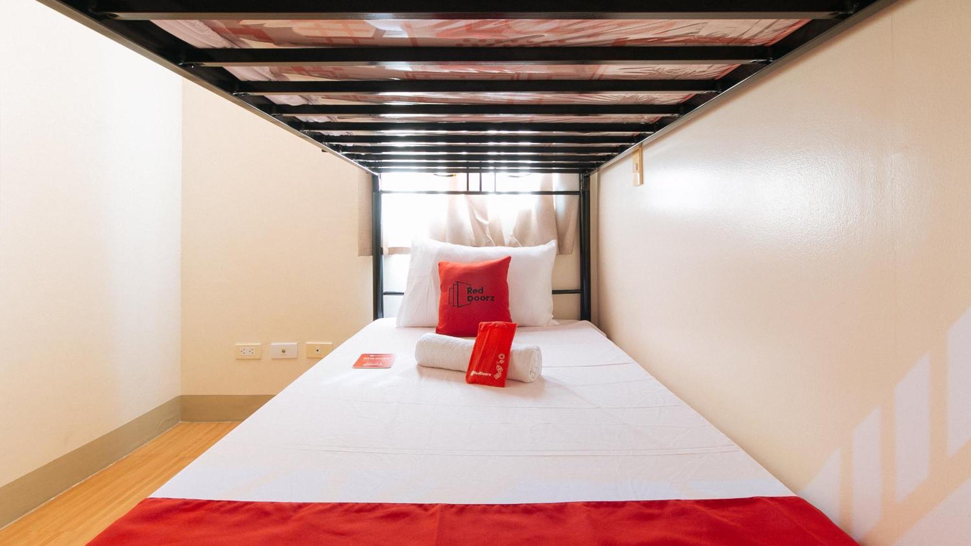 Reddoorz Plus At Alpina Heights Paranaque Paranaque City Esterno foto