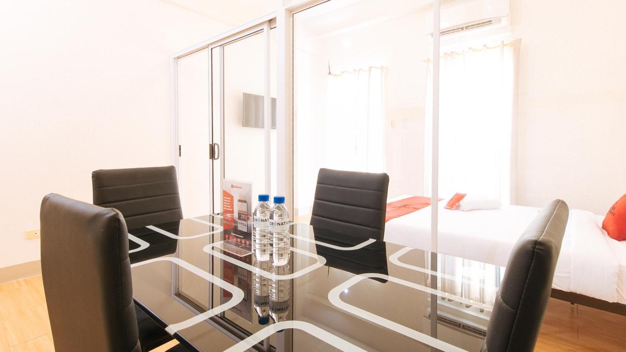 Reddoorz Plus At Alpina Heights Paranaque Paranaque City Esterno foto