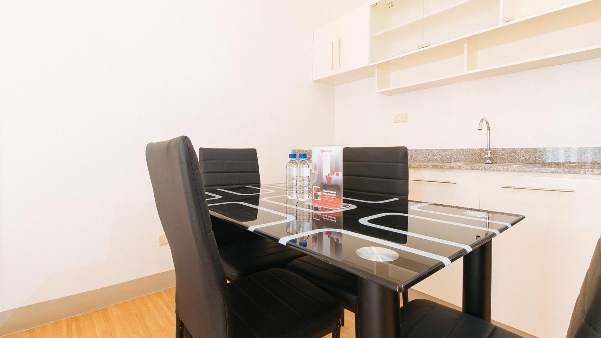 Reddoorz Plus At Alpina Heights Paranaque Paranaque City Esterno foto
