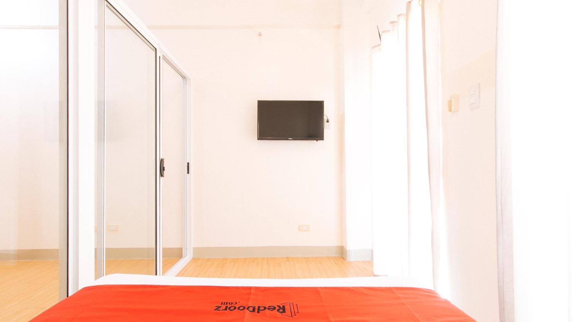 Reddoorz Plus At Alpina Heights Paranaque Paranaque City Esterno foto