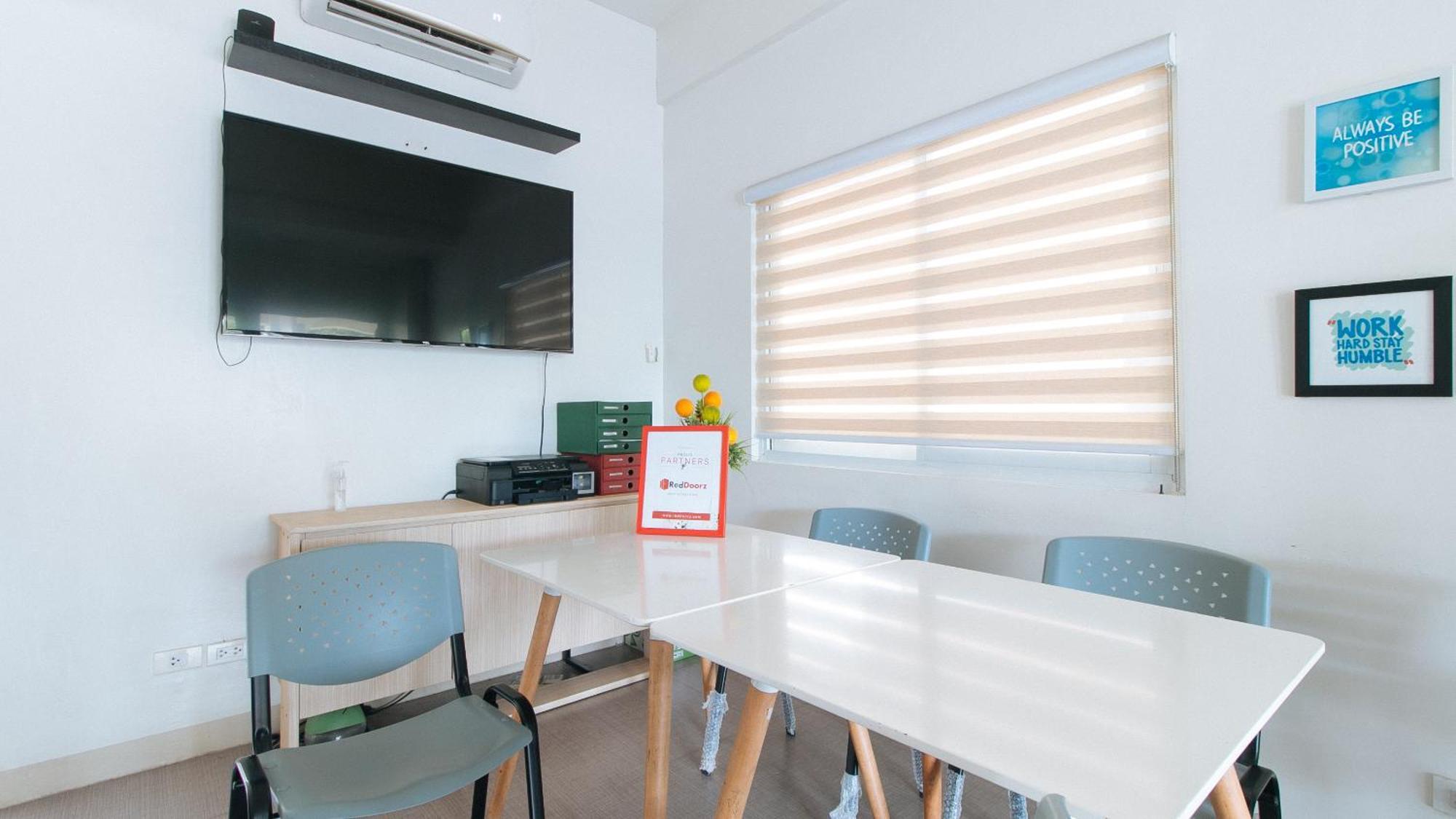 Reddoorz Plus At Alpina Heights Paranaque Paranaque City Esterno foto